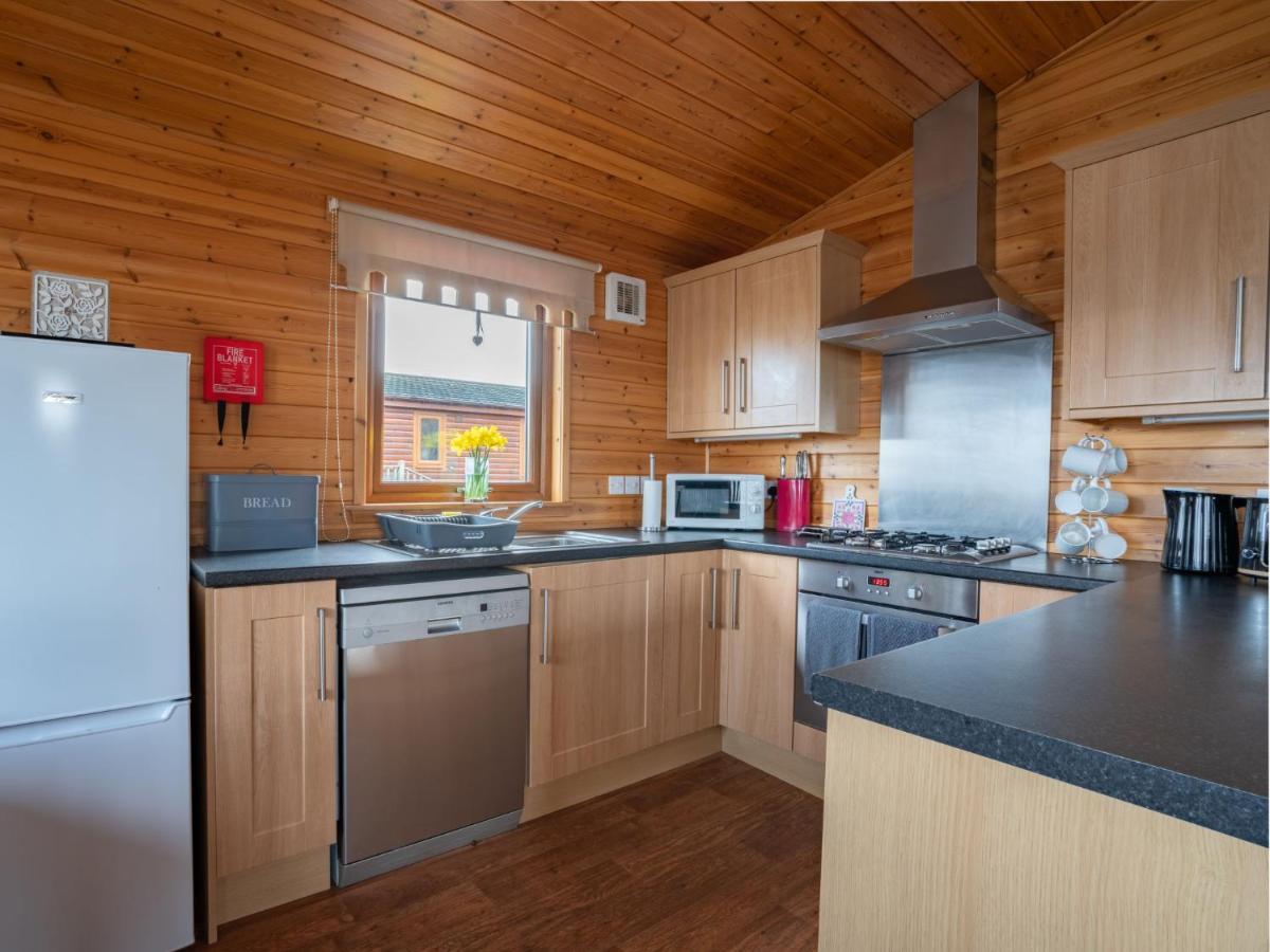 Chalet Loch Leven Lodge 12 By Interhome Kinross Exterior photo